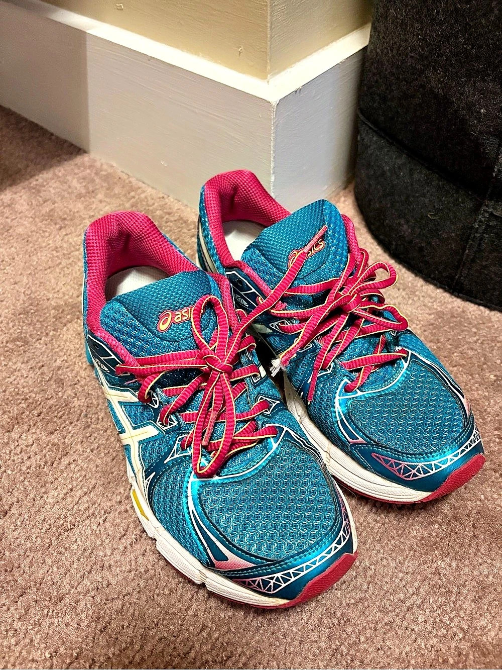 ASICS tennis shoes